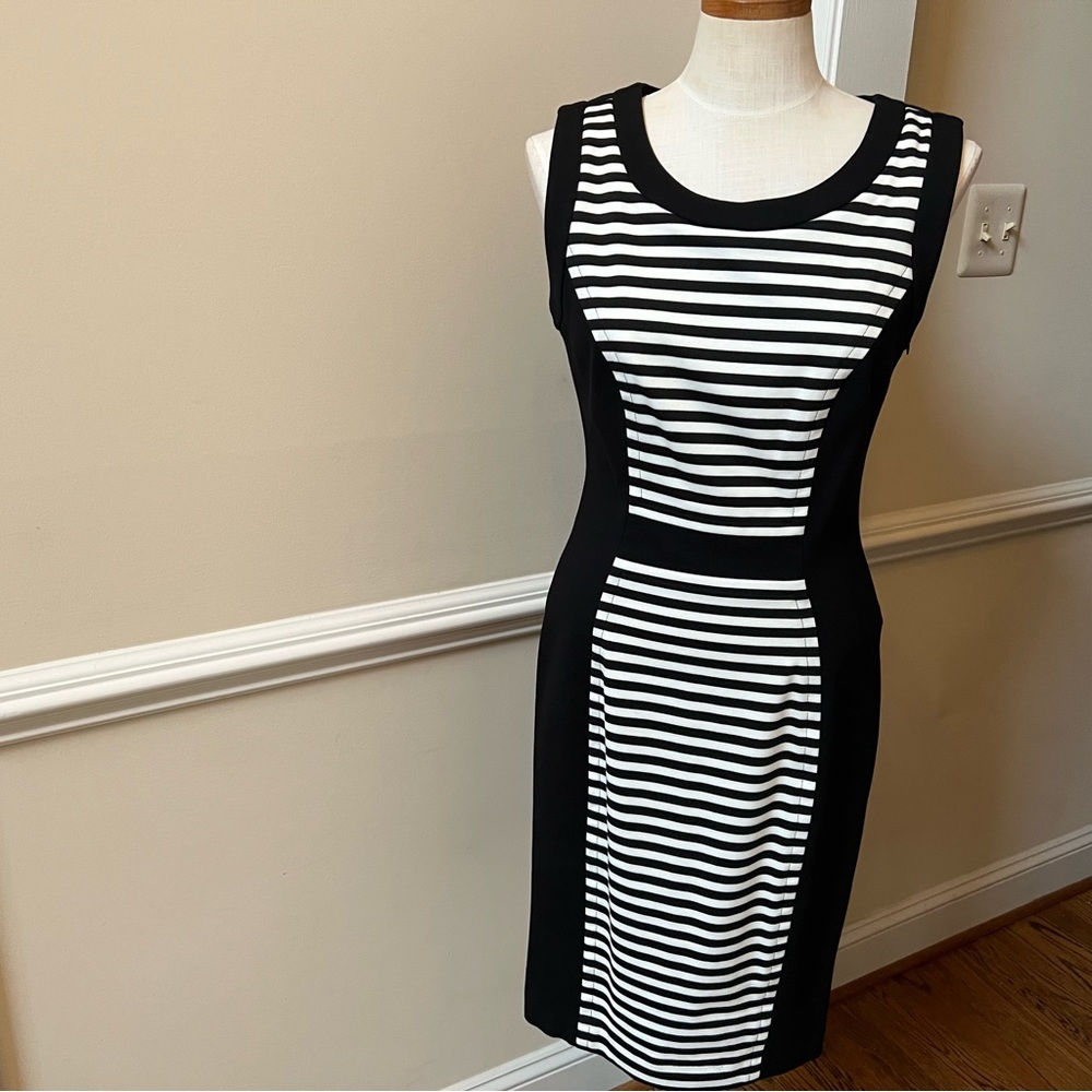 Cache – Black and White Sleeveless Striped Dress